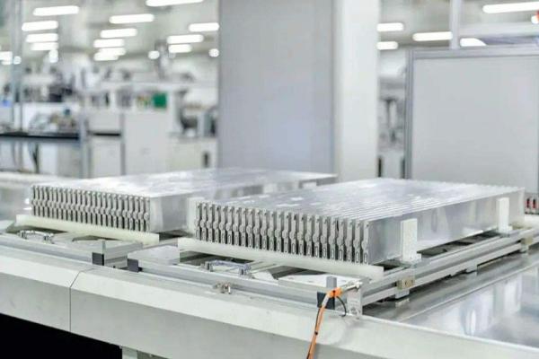laatste bedrijfsnieuws over De bladebatterij is lithium-ijzerfosfaat.  1